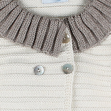 Abrigo de cuello volante