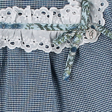 Vestido liso volante de flores niña