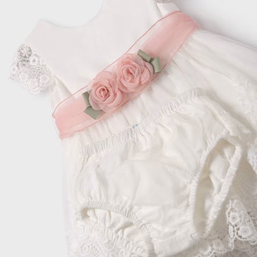 Vestido tul bordado guipur